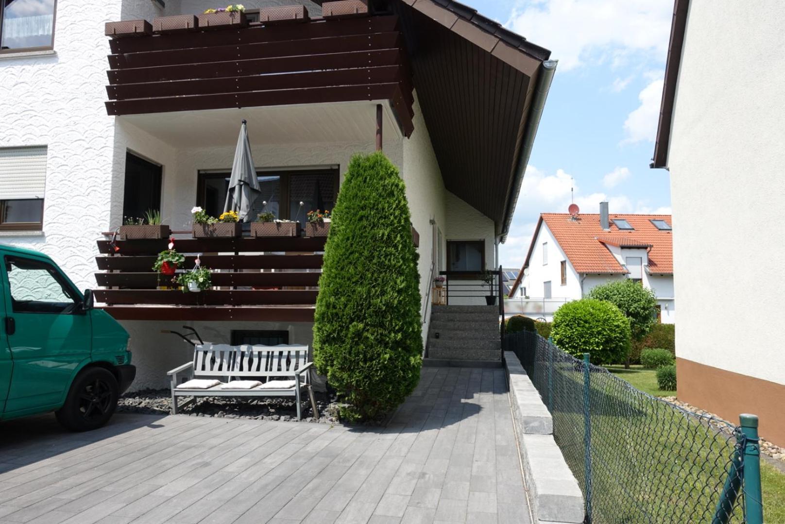 Ruhige, Modern Eingerichtete 2 Zimmer Wohnung Im Untergeschoss Eines Zweifamilienhauses Hildrizhausen Εξωτερικό φωτογραφία
